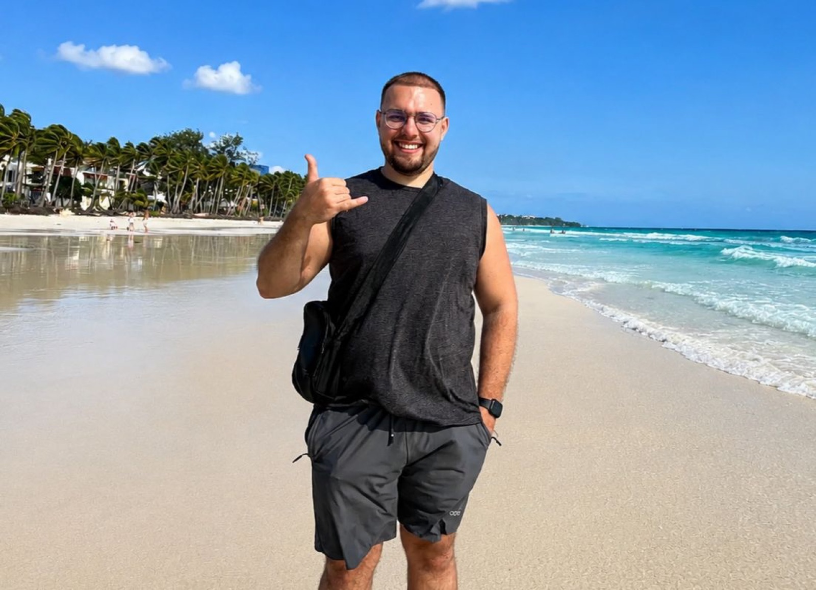 Edgar am Strand auf Boracay